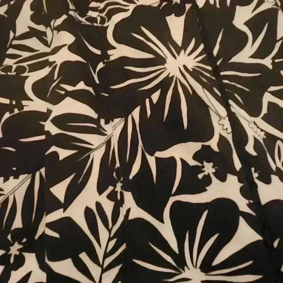 BILL BLASS FLORAL FLARE  SKIRT - Picture 7 of 8